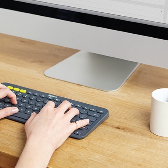 Logitech K380 Multi-Device Bluetooth Keyboard - Picture 2 of 14